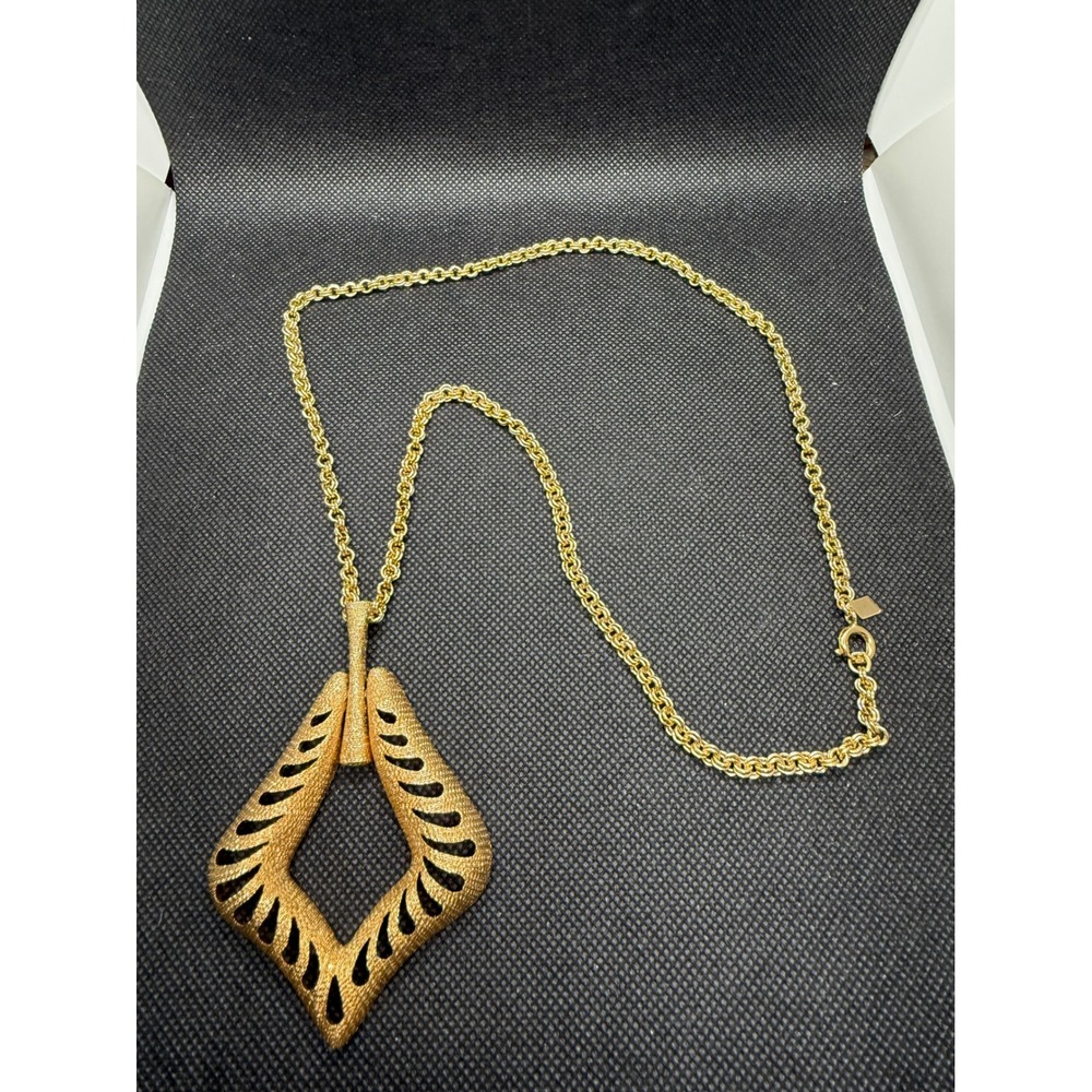 Vintage Sarah Coventry Gold Tone Textured Openwork Geometric Pendant Necklace